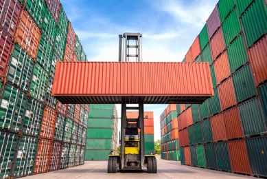 Vì sao Việt Nam chưa sản xuất container?